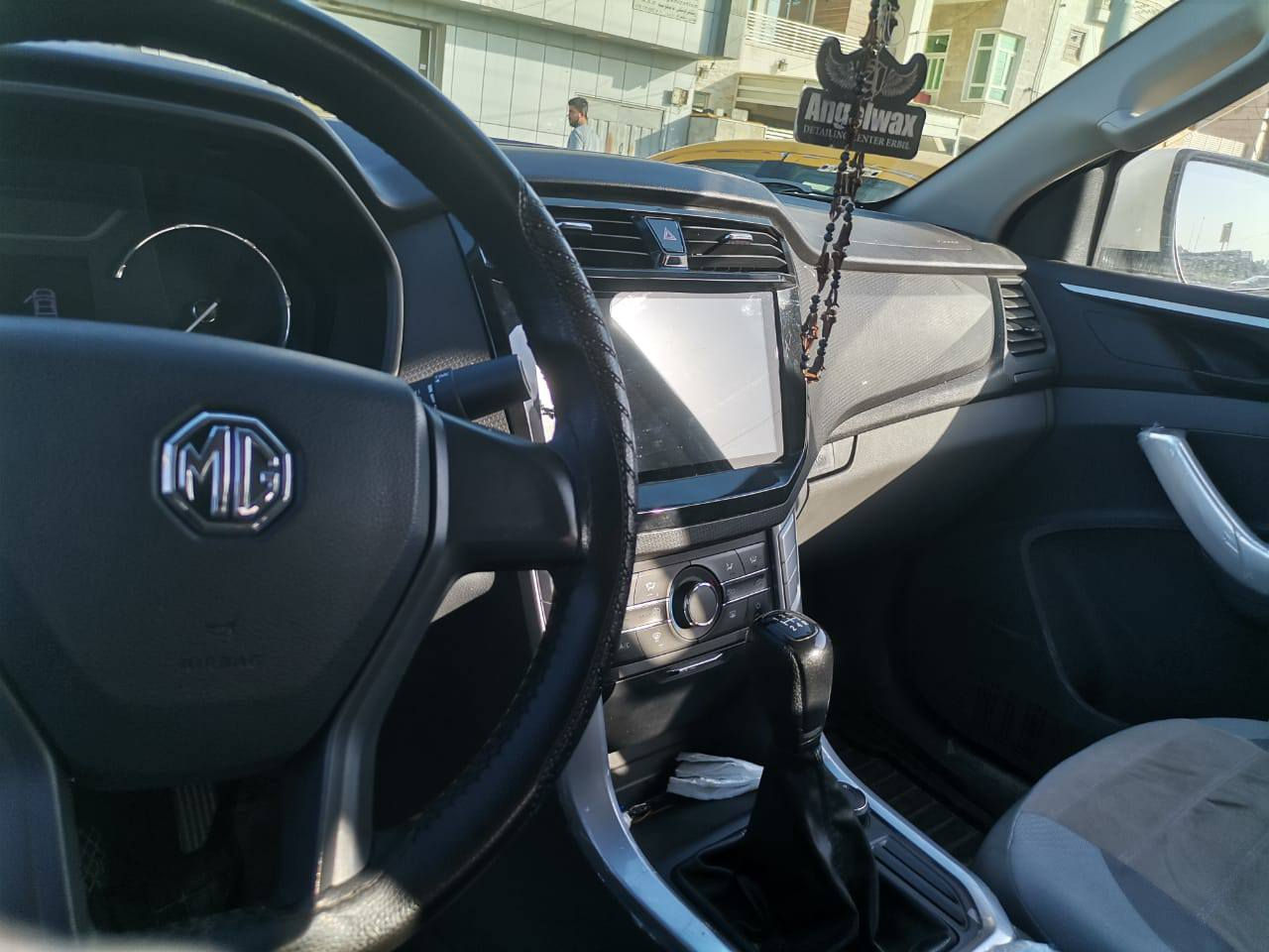 Mg T60 مۆدیل ٢٠٢٣ مەکینە مستەربۆشی بیلادی 
فول مواسەفات هیچ عەیبێکی نییە دەبل ئەکسل و هەموو شتی بەشەرتە و کامل سێرڤسی شەریکەی بۆ کراوە زەمانی چەند مانگێکی ماوە 
فەحس و هەزە و ڕەقەم و سەنەوی هەموو نوێیە 
تحویل بەشەرت 
نرخی ١٦٠ وەرەقە و معامەلەیەکی برایانە 
ژ. م//*********** أربيل, العراق
