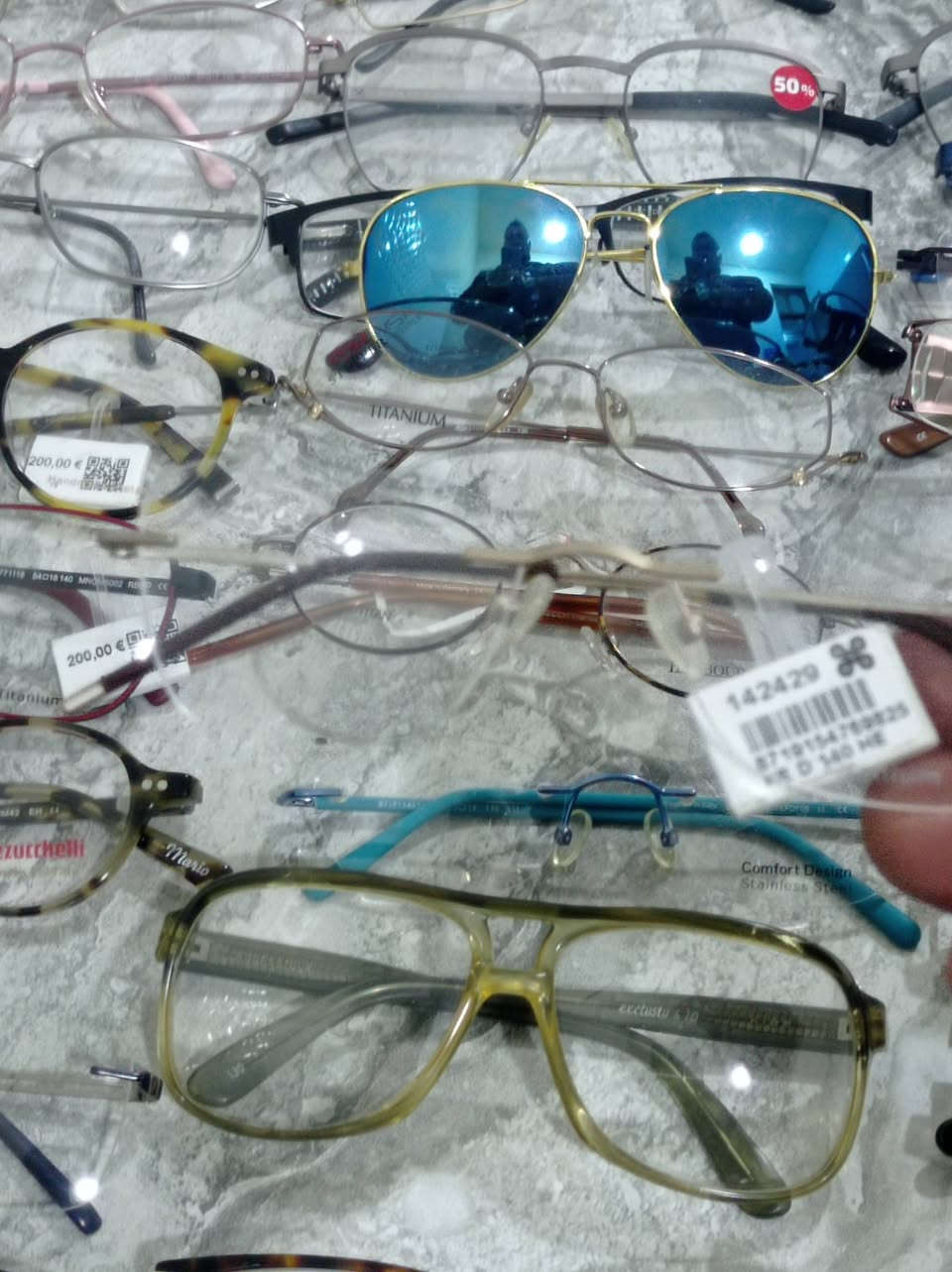 عندي نظارات طبية 147  قطعة  انطيني سعر واخذهم


**إذا كنت صاحب هذا الإعلان وتريد حذفه لأي سبب، رجاءا أرسل رسالة إلى الدعم الفني**