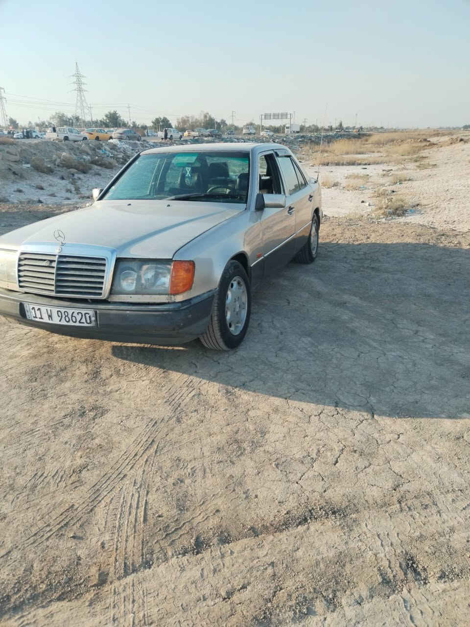 بيع مستعجل سياره مارسيدس موديل ١٩٩٥ سنويه ل2028 مكان السياره البدير ***********
