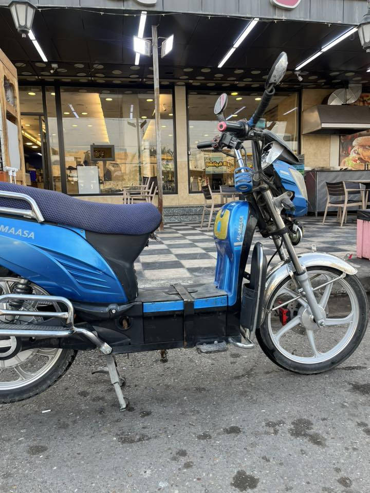 السلام عليكم
دراجة شحن للبيع دراجة نضيفة

وبطاريات نضيفة ع الفحص وين متريد

السعر 500 وبيها مجال للاتصال ***********
