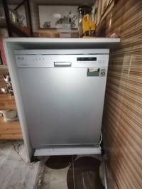 غسالة مواعين شغالة بس ما تسخن الماء السعر ١٠٠ للاستفسار ٠٧٨٢٦٩٨٦١٩٧