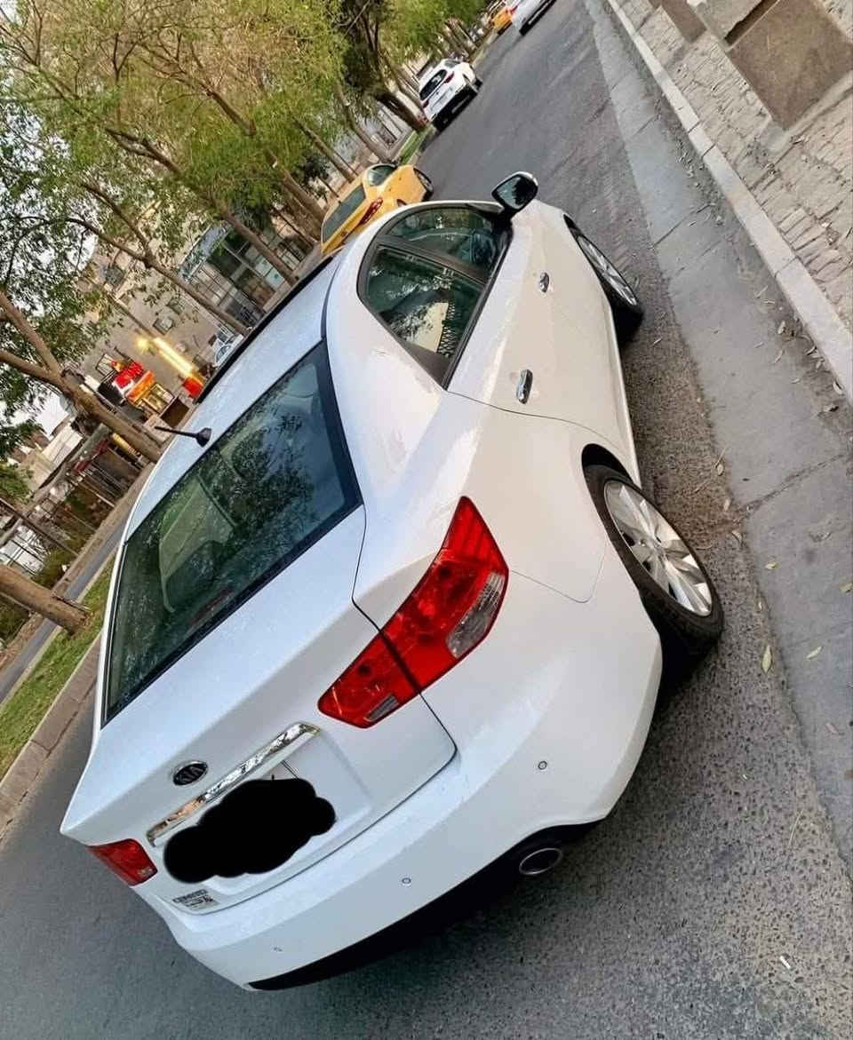 سيراتو بغداد 2012
مكفوله من كل شي 
كير محرك صبغ حته دعاميات بشرط
شفتات كير بالستيرن
مري شفط
سلايت
حساس خلفي
دشبول ليزري
يدات نيكل
تبريد بيانو 
السياره فول عدا البصمه والجلد
تحويل وكاله حاضر السياره ببغداد 

السعر : 95
للاتصال : ***********
