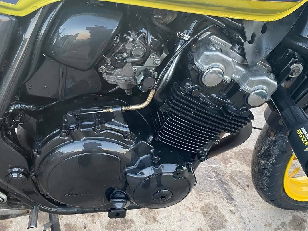 السلام عليكم
🔔 للبيـع أو المراوس ..
دراجة CB4 400cc اوراق أصولي گمرك مدفوع محـرك مامفتوح الدراجة مابيها نقص كاملة من كل شيء شلـعة ومعدل . صوتها يخبل اكزوز رياضي صوت رعيد .
مكاني بابـل / المسيب 
سعرها ،16 ورقة وبيها مجال حك الجية .


**إذا كنت صاحب هذا الإعلان وتريد حذفه لأي سبب، رجاءا أرسل رسالة إلى الدعم الفني**