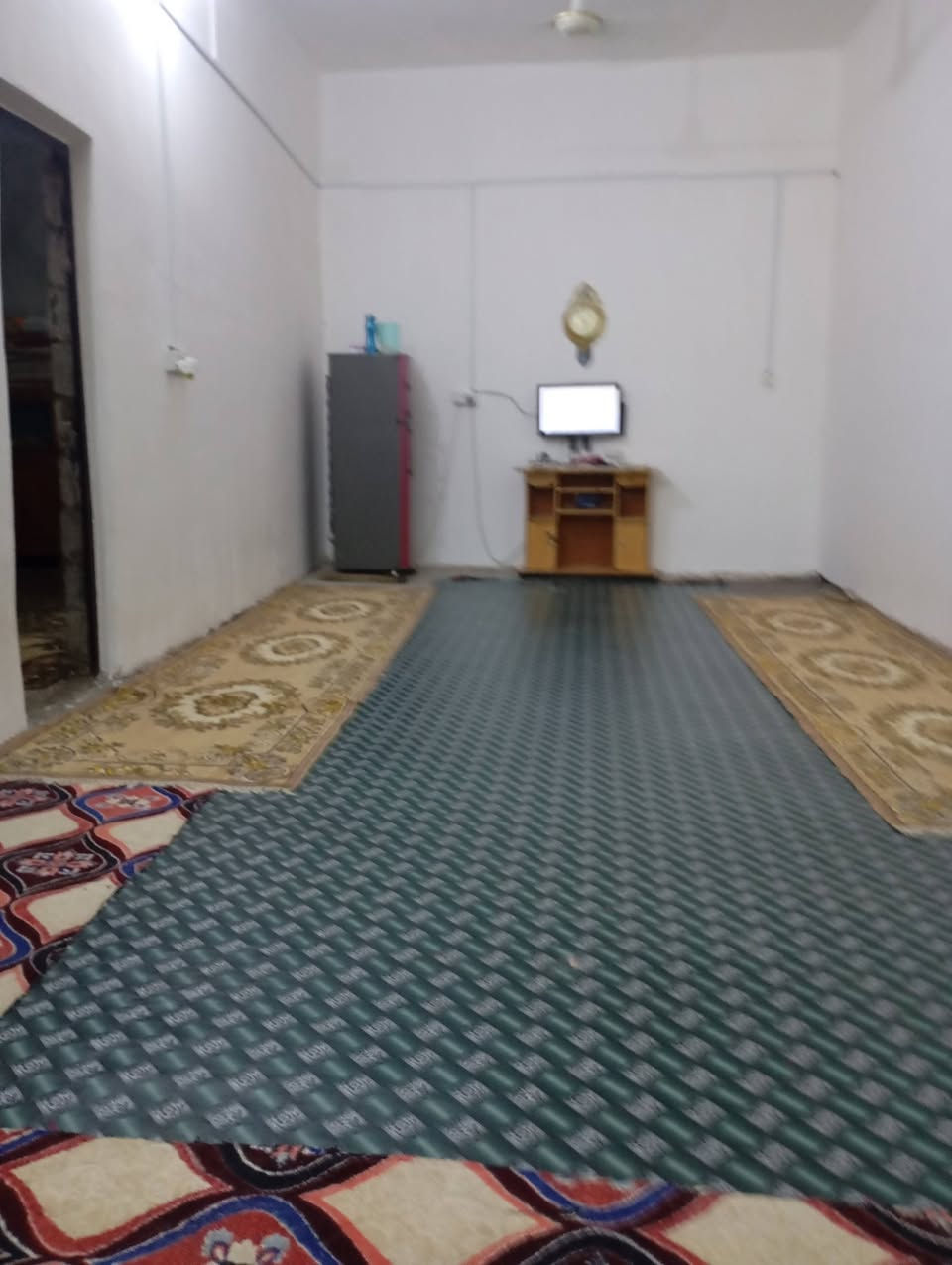 بيت للبيع المساحه 300
غرف نوم 2 وصاله ومطبخ وبراني العنوان قريت علي غازي التصال ع الرقم ***********
