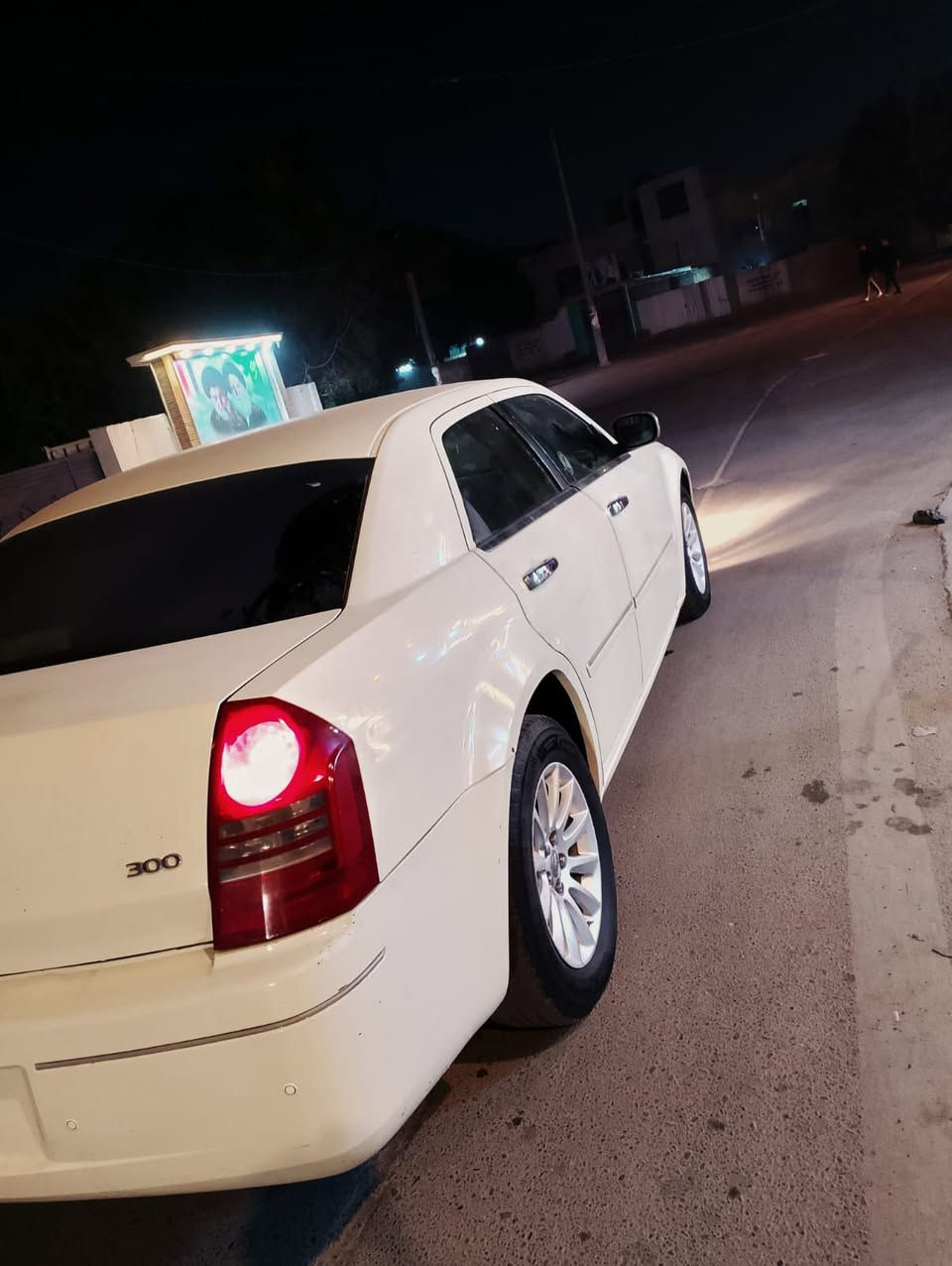 السلام عليكم من رخصة الادمن
سيارة C300 للبيع سيارة كفالة عامة فقط بيها تصليح هلال امامي السيارة محرك بل جيس كلشي شغال بيها وجاهزة والسيارة وارد كندي 
حدادية كلشي جاهز بيها السعر 110 وبيها مجال 
***********
***********
