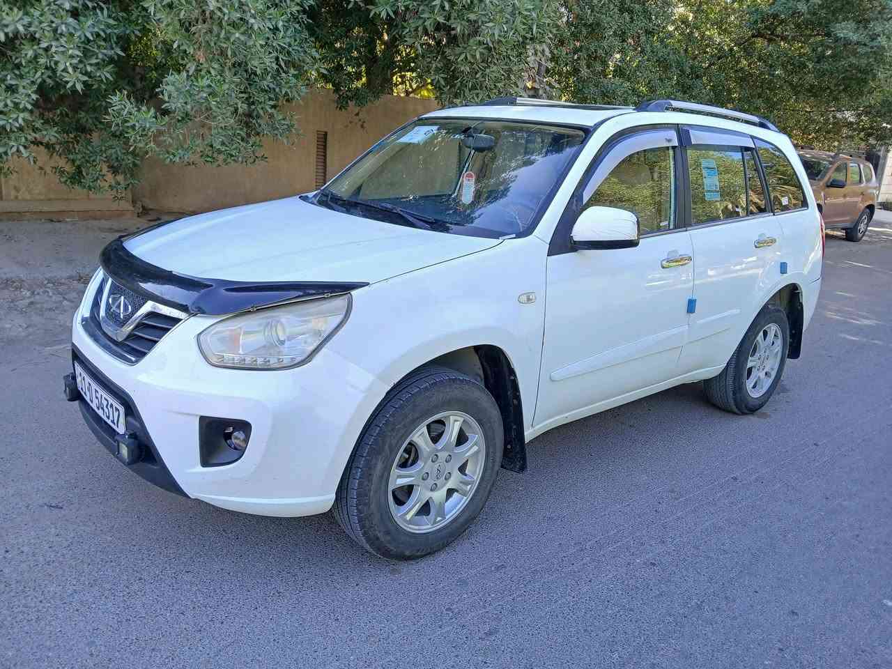 السلام عليكم 
شيري تيكو موديل 2013 ماشيه 158 كيلو
كير اوتوماتيك تبريد ثلج ( فتحه + كشنات جلد + تدفئه كشنات + كامرا + تحكم مري + بوصله ) اترايها كلش حلو وكلشي بيها شغال وجاهز بدون نقص ( صبغ خشم الجاملغ فقط ) سعرها 62 مكانها بغداد شارع فلسطين للاتصال ***********
