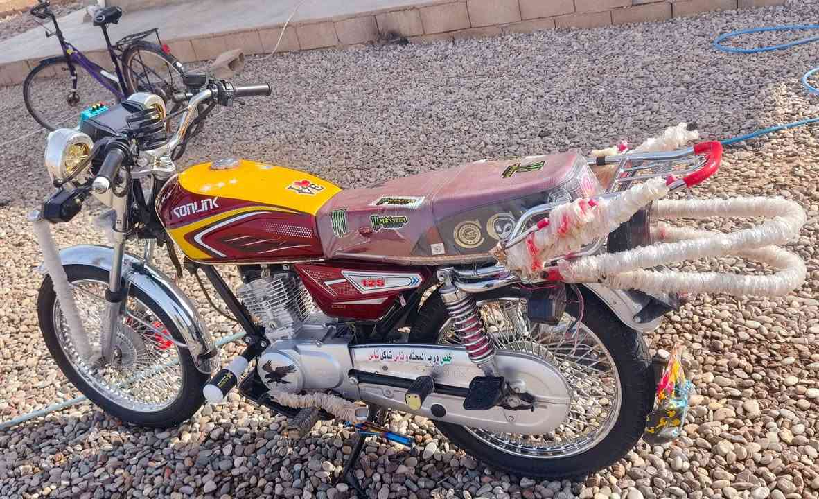 السلام عليكم دراجه للبيع موديل25 السعر 650وبي مجال  ول مو شراي لا يعلق ولحد ينطي سعر من يمه 
رقم الهاتف 
 (***********)
