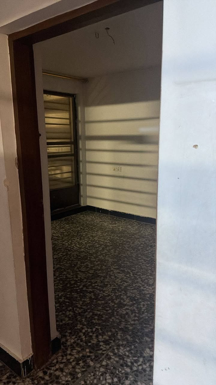 غرفه وصاله مطبخ صحيات للايجار السيديه الضباط مربع القاده 
لاستفسار الاتصال على الارقام 
***********
***********
مكتب القريشي للعقار
