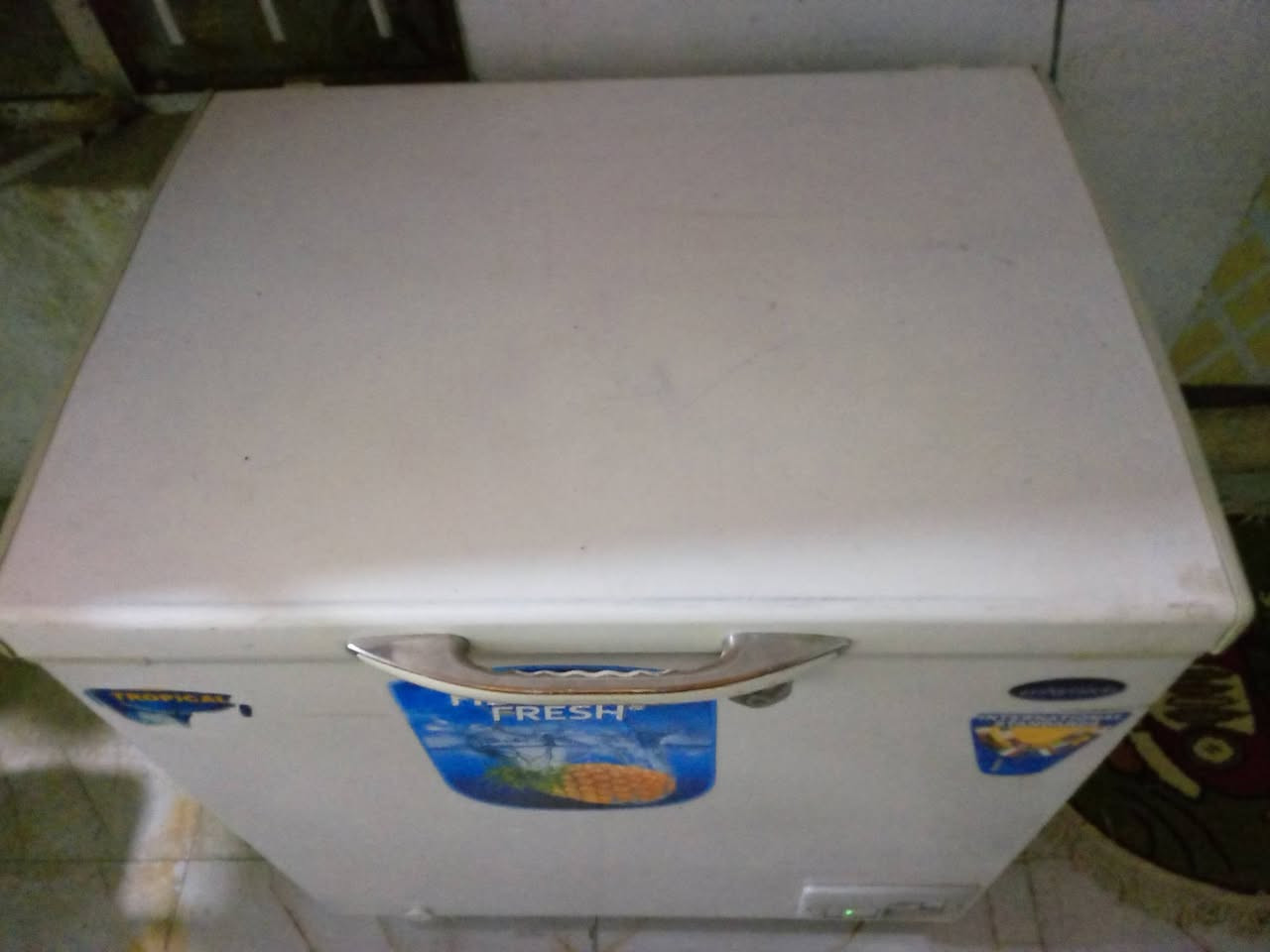 السلام عليكم للبيع مجمدا شغاله خير من الله 
للاستفسار ***********
