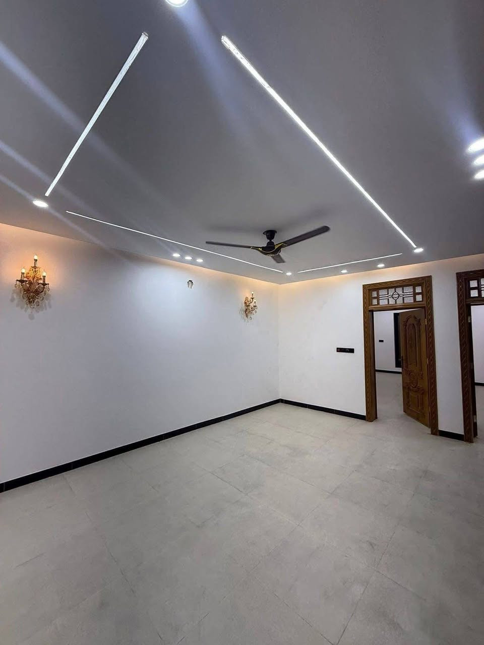 ‏‎‏‎دار للبيع  او المراوس في النجف الاشرف
حي الجامعه
مساحه الدار  ١٤٠ م 
شارع ١٠ 
٤ غرف نوم
قرب المركز الصحي 

‏‎  للاستفسار مراجعة مكتب العطاء للوساطه العقاريه في حي الجامعه شارع ابو حكمت مجاور باقر مول 
او الاتصال 
‏‎*********** (يتوفر واتساب)
