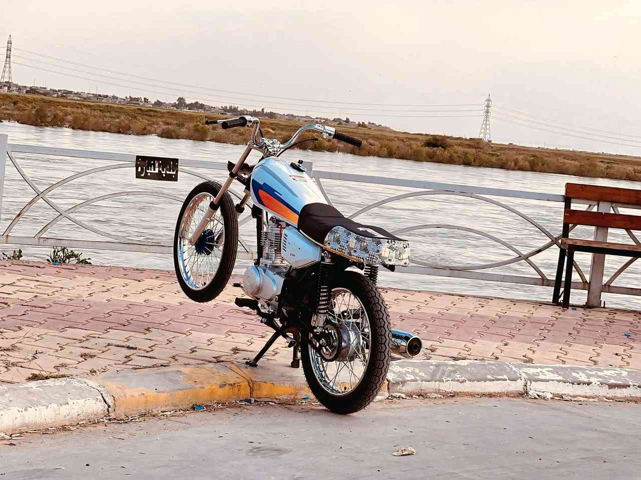 السلام عليكم نامه شلامجه للبيع صارلها سبوعين من مشدوده جنوب الموصل كياره السعر 650 ربيها مجال ***********
