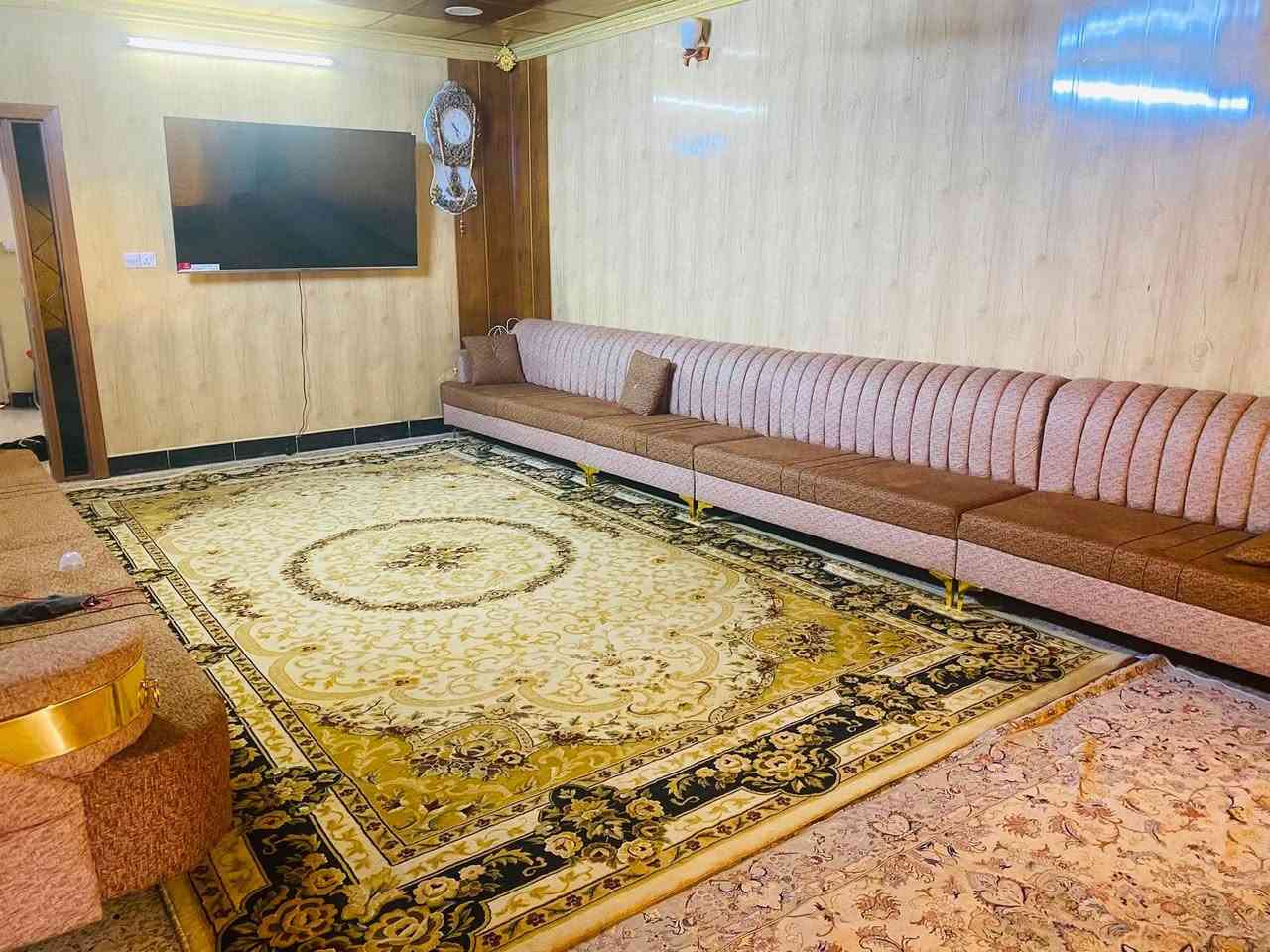 متوفر لدينا بيت🏠 للبيع في موقع مميز 

بيت طابو صرف باسم شخص واحد 
البيت مساحته300متر 
واجهة 15م
متكون من طابق ونص 
الطابق الاول يحتوي 
استقبال 
هول
غرفتين نوم 
صحيات داخليه 
مخزن 
الطابق الثاني يحتوي 
ع غرفه نوم وصحيات

بيت نظيف وصالح لسكن وبي اثاث ايضا يباع مع المنزل

السعر 375قابل للتفاوض 
للاستفسار والمعاينه التواصل  ***********
