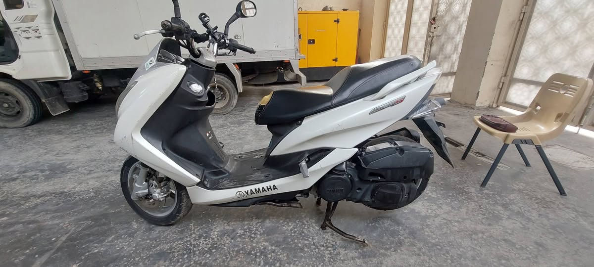 للبيع دراجة ماجستة اس موديل 2017
مكينة 155cc
مثل ما موضح كدامك دراجة كاملة 
سعر مليون و 100
مكاني الشعب 
*********** واتساب او رصيد
