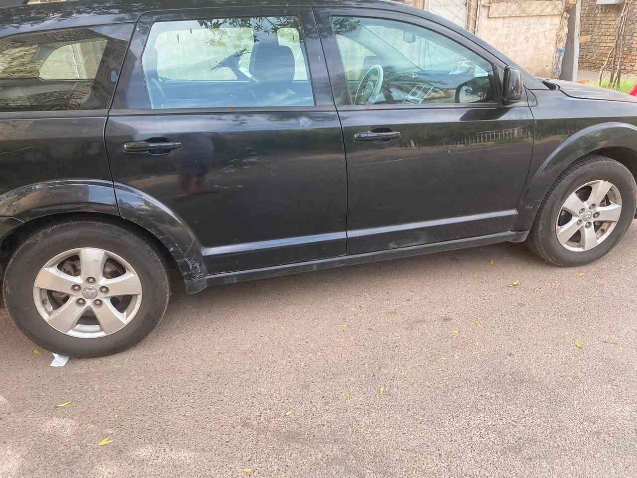 السلام عليكم جورني موديل ٢٠٠٩سبعه راكب تبريد ٣قطع محوره عاز تبريد ثلج باتري جديد صدرالمامي جديد كشتات جلد كهربائيات كلها شغاله وكير ومحرك نظيفات قطعتين صبغ فقط بدون ضربه السعر ٨٣ متواجد واتساب ملاحظه سيارة بدون غسل ***********
