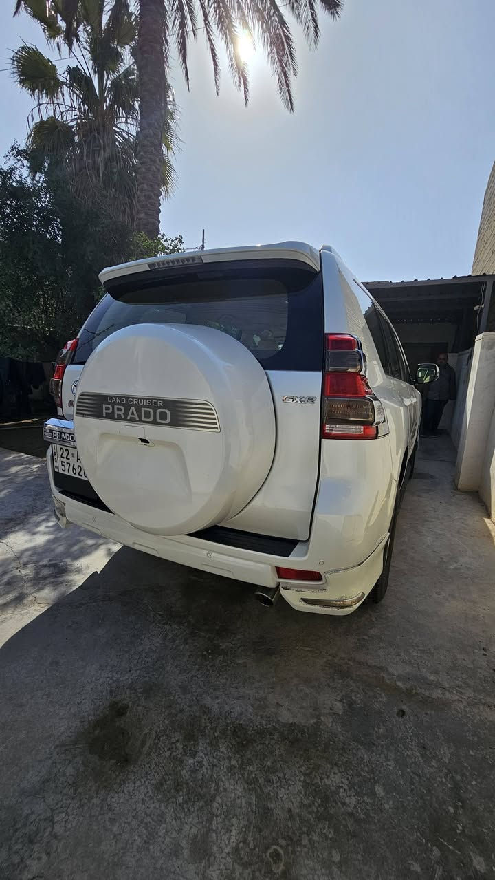 السلام عليكم
برادو 2017 كفالة عامة 
رقم اربيل بأسمي 
فول مواصفات 
مكينة 6 سلندر 
فتحه
كشنات جلد + كهرباء 
سبير تعليك 
وبعد بيها هواي مواصفات معروفة مواصفاتها 
السعر//348 وبيها مجال 
مكان السيارة// بغداد 
للاستفسار// ***********
