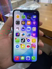 آيفون ١١ برو ماكس • ٢٥٦ • شاشة مكسورة