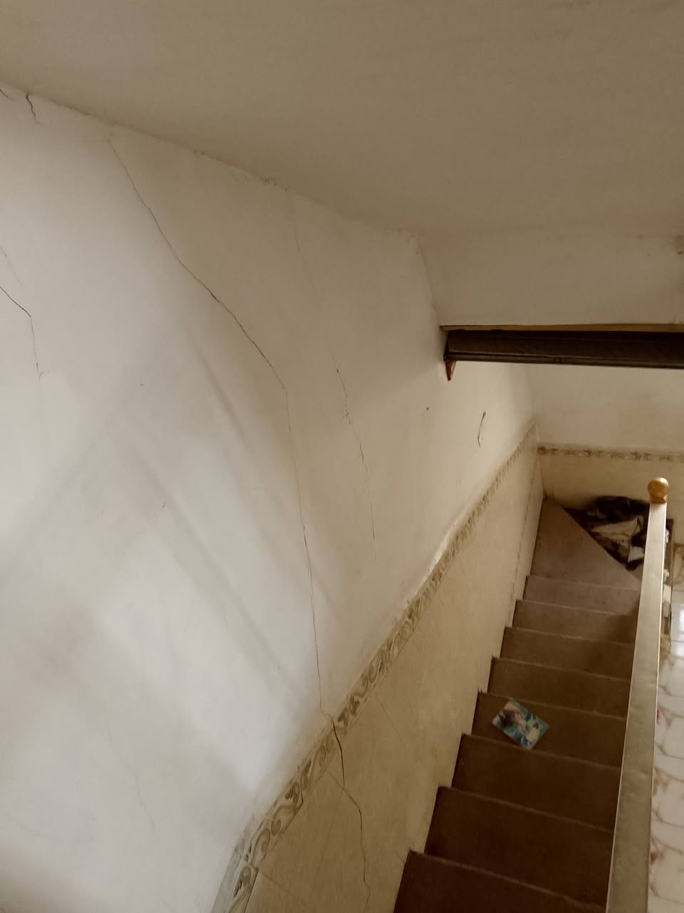 مشتمل للايجار حي الوفاء غرفه وصاله فوك وصاله ومطبخ واستقبال جوه كاشي سيراميك بيت كلش مرتب سعر للايجار 275 أتصل ***********
