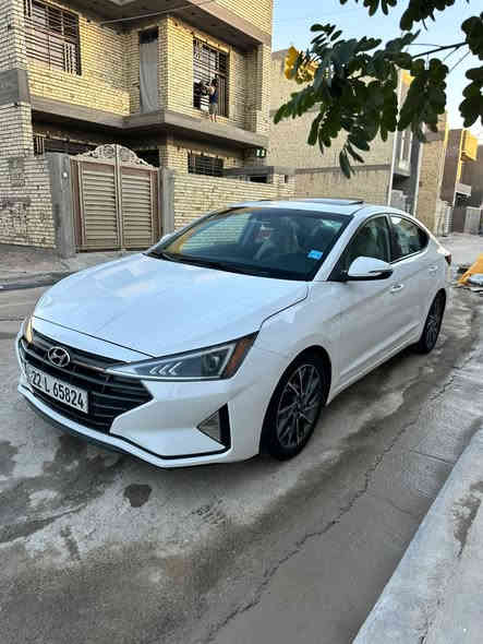 السلام عليكم النترا موديل 2019 للبيع وارد امريكي بيه اربع قطع صبغ بدون اي ضرر داخلي مع سونار مرفق بل منشور 
فول مواصفات 
بصمه تشغيل 
بصمه ابواب 
فتحه سقف 
رادارات جانبيه 
توقيف ذاتي 
سياره نظيفه وبدون نقص مكانه بغداد 
السعر 129$
***********
