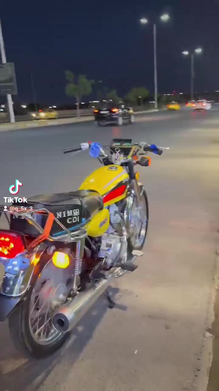 دراجه نامه 3احرف مابيهه نقص برغي دواجه فول نضافه كفاله من التاير للتاير كهربائيات كله شغاله محرك بلشرط معدل 120صالنصه صوت شكد ماتكول نضيفه سعر 700بيها ***********مجال شراي طب خاص او انتصل
