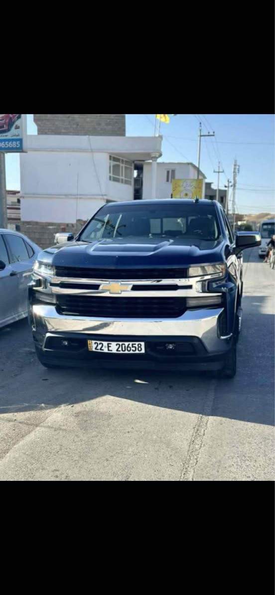 بۆ فرۆشتن: شۆفرلێت سێلڤێردۆ (Chevrolet Silverado) - ٢٠١٩
 مۆدیل: ٢٠١٩
 مەکینە: ٨ پستن (V8)
 ڕێژەی ڕۆیشتن: ١٣٦,٠٠٠ کم
 باری بۆیاخ: جاملی لای سەکنی + دەرگای لای سەکنی بۆیاخە (بە بێ ناوگرتن).
 باری ئێرباگ: بێ ئێرباگ (ئێرباگی نەتەقیوە).
 تایبەتمەندییەکان: گێر لە سوکان.
 باری گشتی: هەموو گیانی بە شەرتە (مەکینە، گێڕ، ئەکسل).
ژمارەی پەیوەندی: ***********

.
!

للبيع: شفروليه سلفرادو (Chevrolet Silverado) - موديل 2019
 الموديل: 2019
 المحرك: 8 سلندر (V8)
 المسافة المقطوعة: 136,000 كم
 حالة الصبغ: صبغ جاملي جهة السايق وباب جهة السايق (بدون دواخل).
 حالة الإيرباگ: بدون إيرباگ (الإيرباگ سليم).
 المواصفات: گير في الستيرن (شفتات).
 الحالة العامة: السيارة مكفولة (المحرك، الگير، الشاصي، وكل شيء شرط الفحص).
رقم الاتصال: *********** كويسينجاك, أربيل
