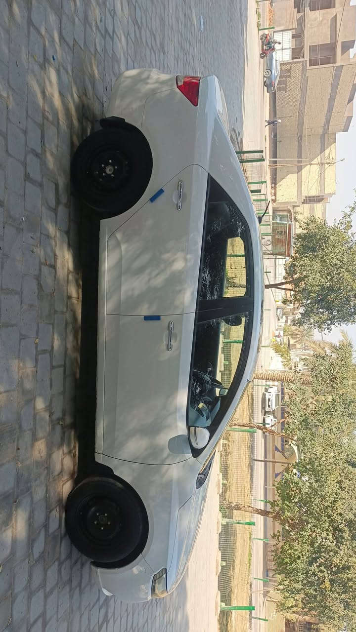 السلام عليكم عندي سيارة سيراتو خليجي موديل ١٣ فول المواصفات فتحه بل القماره شفتات مري شفط كامره خلفي حساسات شغاله مال الوره٦نمر رياضي السيارة ماشية ١٥٠ السيارة جاهزة على ٢٤حبايه السيارة مكفولة كفالة من ضربة ومن تبديل وفتح السيارة بيه بس ربع صبغ الباب الوره جه السايق والباقي مكفولة كفالة عامة محرك كير تبريد شرط حداديه ٨٠بل الميه تخم تاير الرقم أربيل تريد وكالة اوتحويل السعر ١٠٥وبيه مجال بسيط معنى الكلام السيارة جاهزة وحلوه عنواني نجف شارع المدينة وهذا رقمي ***********
