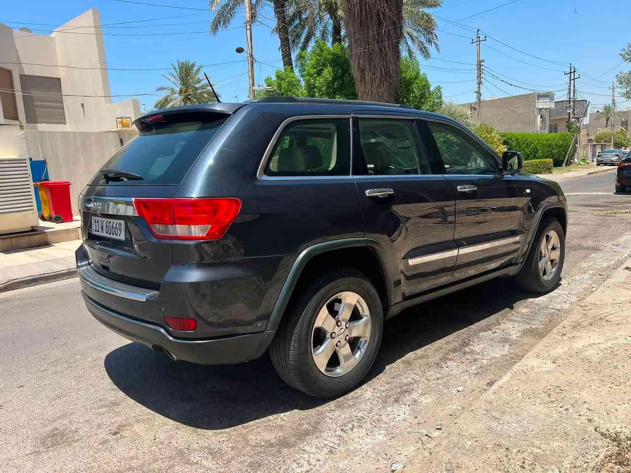 السلام عليكم
للبيع جيب لاريدو
موديل 2013 وارد خليجي 
محرك 3600 ماشيه 125Km
فووول مواصفات للاخير 1/1 
السياره كله ع وضع الشركه 
مكفوله عدا الچاملغ الامامي  بي صبغ اثر شخط  وباقي السياره جاهزه من كل النواحي 
السعر 168 وبي مجال للاستفسار ع 
***********
مكان السياره بغداد السيديه
