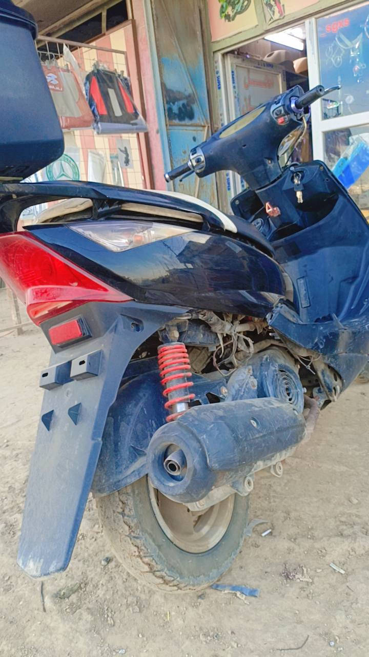 السلام عليكم
دراجه ماكس ثعلب للبيع 
دراجه حلوه ونضيفه 
محرك وكهربيات خير من الله 
السعر 400وبيه مجال
العنوان بغداد ابوغريب 
*********** واستاب
