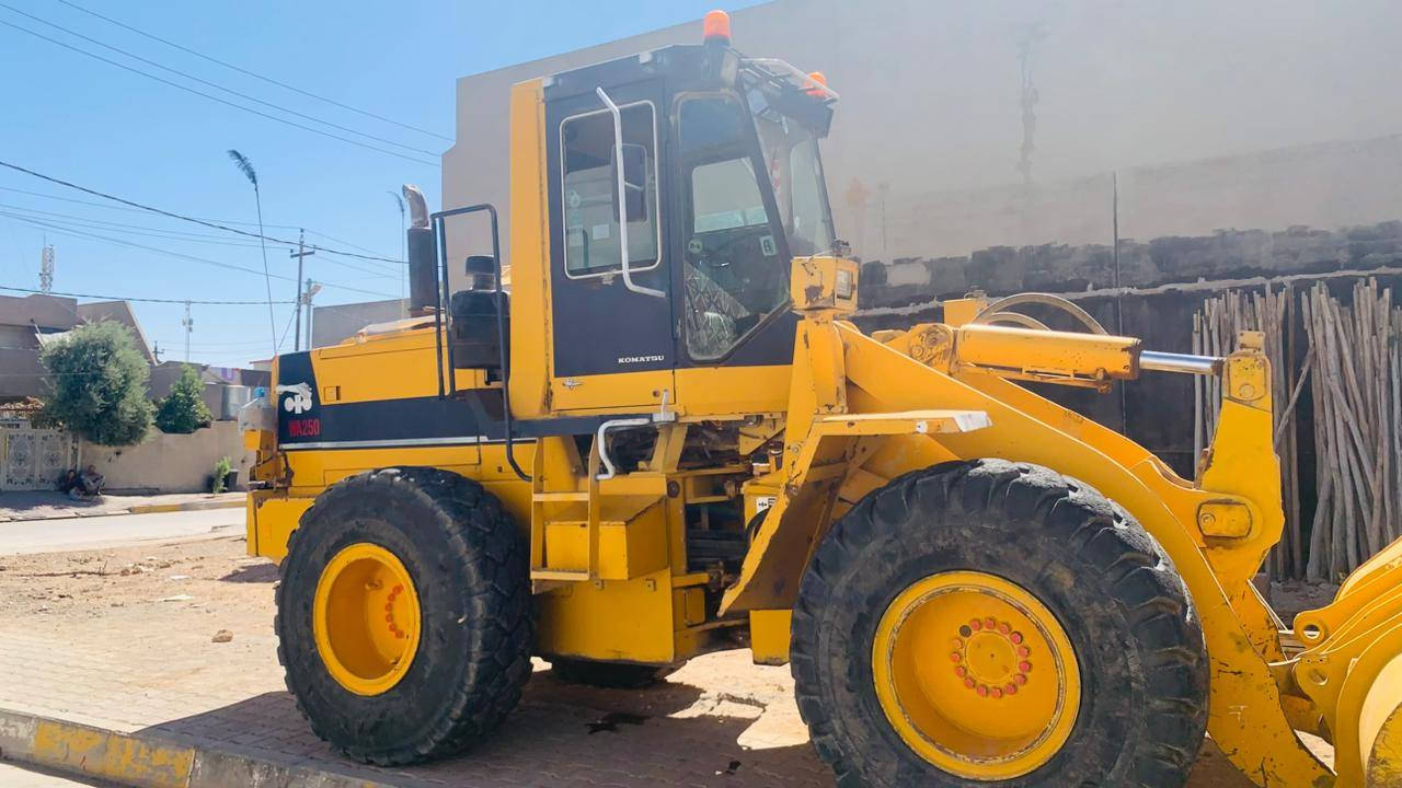 سلام عليكم شفل كوماتسو لبيع حجم ٢٥٠ وارد  ياباني موديل ٩٠ باسمي ولحد ال ٢٩ رقم سليمانيه الشفل جاهز لشغل السعر  ١٥٠.وبي وبي، مجال حك الجيه، *********** *********** واذه مراوس، بكلابه  هم يرهم
