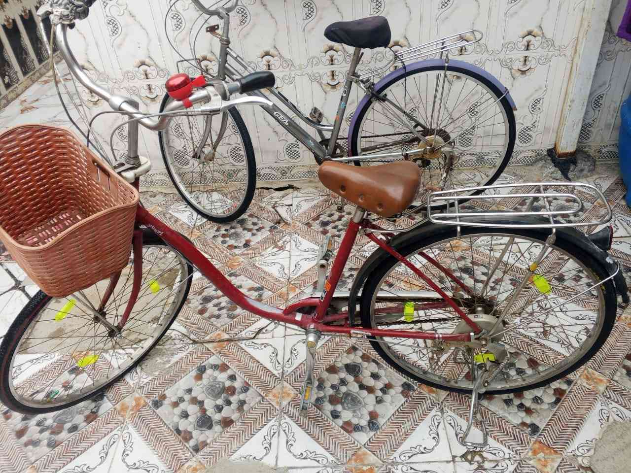 بايسكلات للبيع الاسود حجم 27 والاحمر حجم 26 نضاف السعر خاص


**إذا كنت صاحب هذا الإعلان وتريد حذفه لأي سبب، رجاءا أرسل رسالة إلى الدعم الفني**