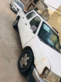 شبوط 2002 سياره ياباني نيسان سياره اي ضربه ما بيها نظيفه كلش السياره س...
