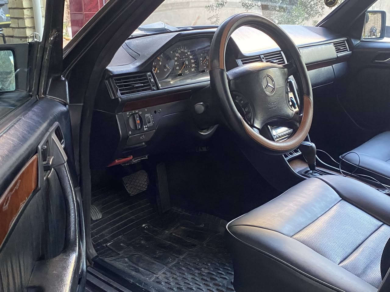 السلام عليكم 
بيبي موديل 94 خراطيم 
مرواس فقط 
بدب محرك قبق اسود ( عنكبوت)
رقم جديد بغداد 
***********
