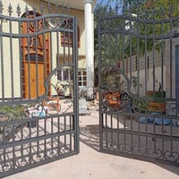 صباغ شبابيك سعر واحد 18 الف اتصل 07710884533