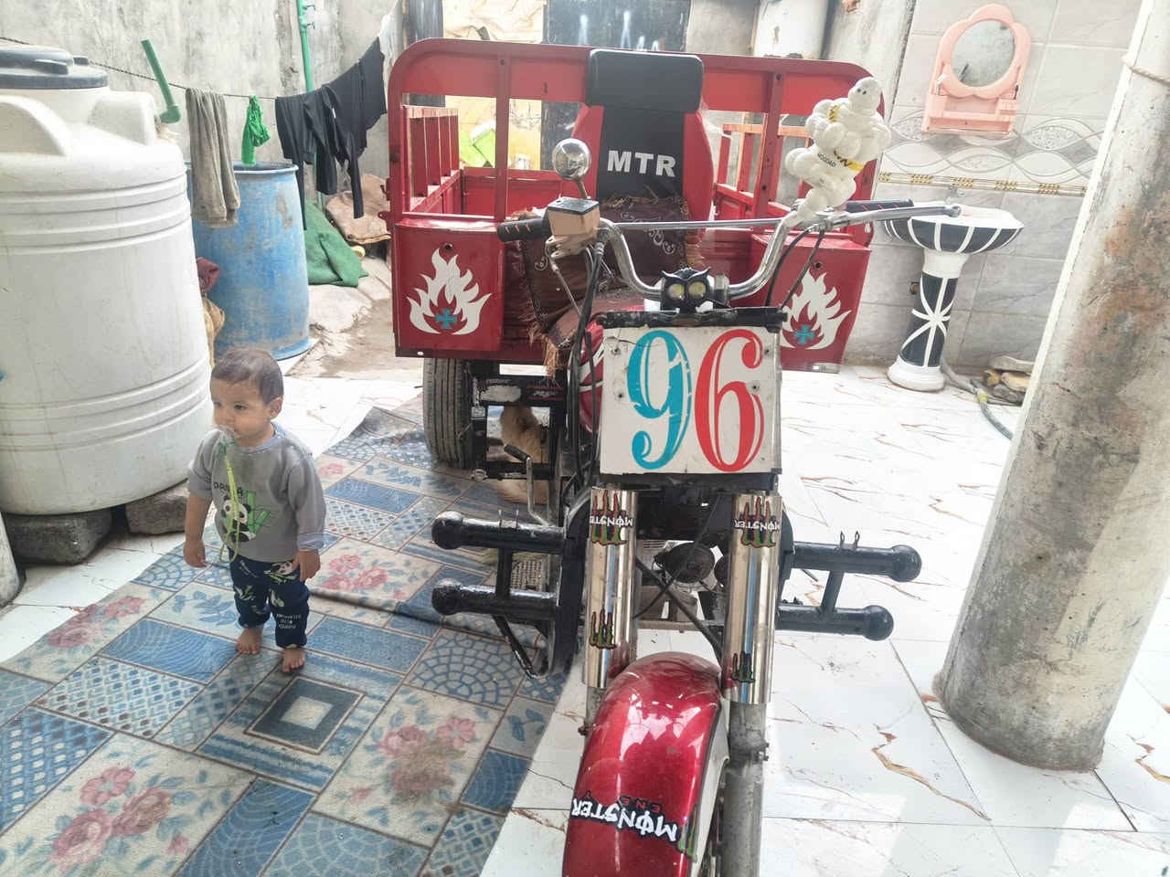 سلام عليكم شباب ستؤته ام تي ار تعمير جديد اؤراق مكينه مامفتؤحه جديده شاصي نضيف بدي نضيف مصبؤغ جماليه عنؤاني القرنه السعر 1650الف رقم الهاتف ***********
