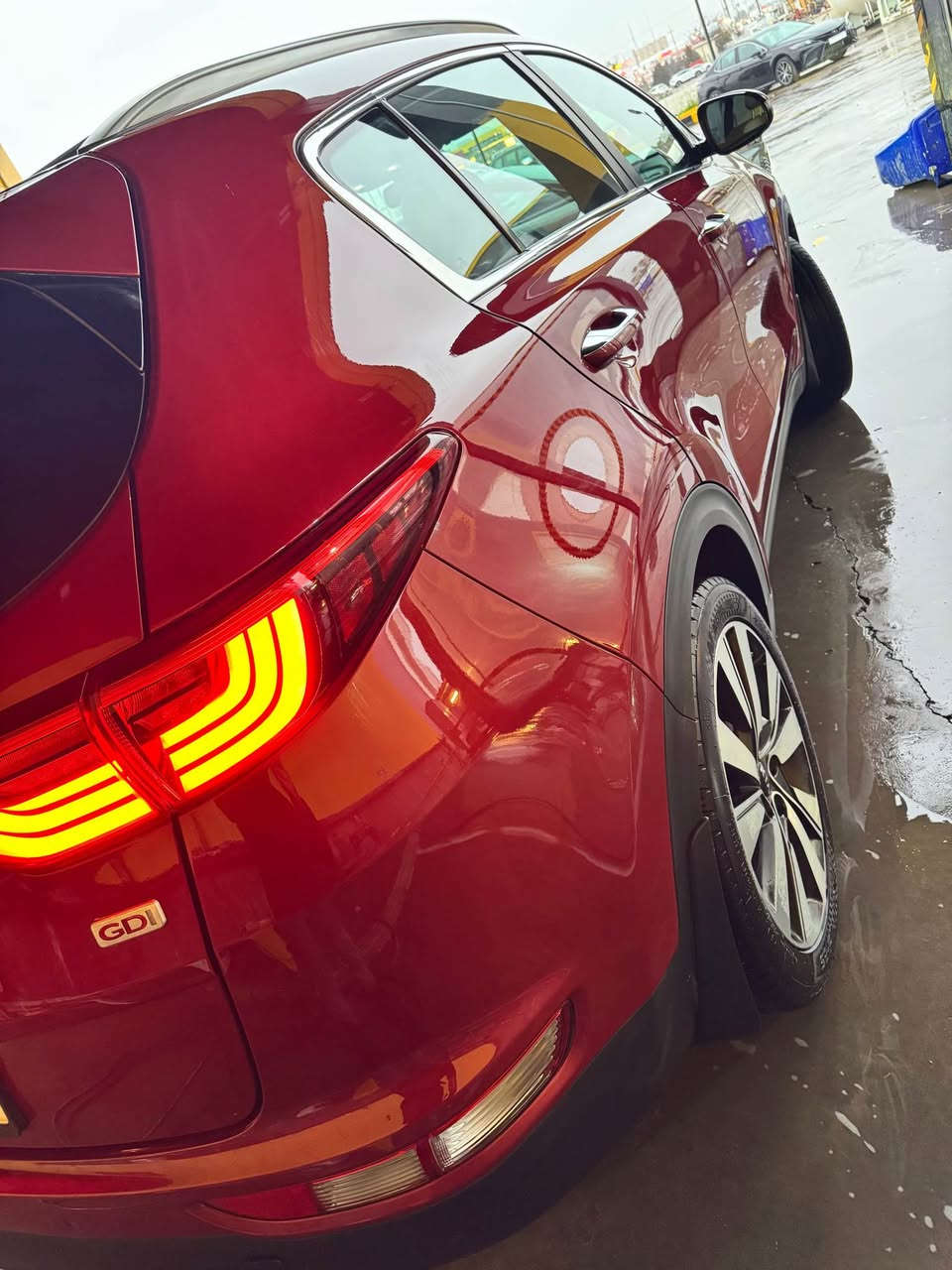 كيا سبورتج 2017 فول خليجي
رقم اربيل وبأسمي
السيارة مكفولة من الضربة والبارد والصبغ
 ماشية 160 كم .. محرك 2400 GDI
مواصفات الفول المعروفة .. 
بصمة .. بانوراما .. شاشة كبيرة .. كشنات كهرباء الامامي تدفئة وتبريد والخلفي تدفئة فقط .. صندوك كهربائي .. نضام ترحيب باليدات .. ترحيب عن قرب .. حساس صندوق  .. مانع انزلاق .. ٣ اوضاع قيادة .. سايد بريك .. وباقي المواصفات الاعتيادية.
مكان السيارة اربيل 
السعر 170
واتساب 0️⃣7️⃣5️⃣0️⃣2️⃣1️⃣9️⃣9️⃣7️⃣3️⃣0️⃣ أربيل, العراق
