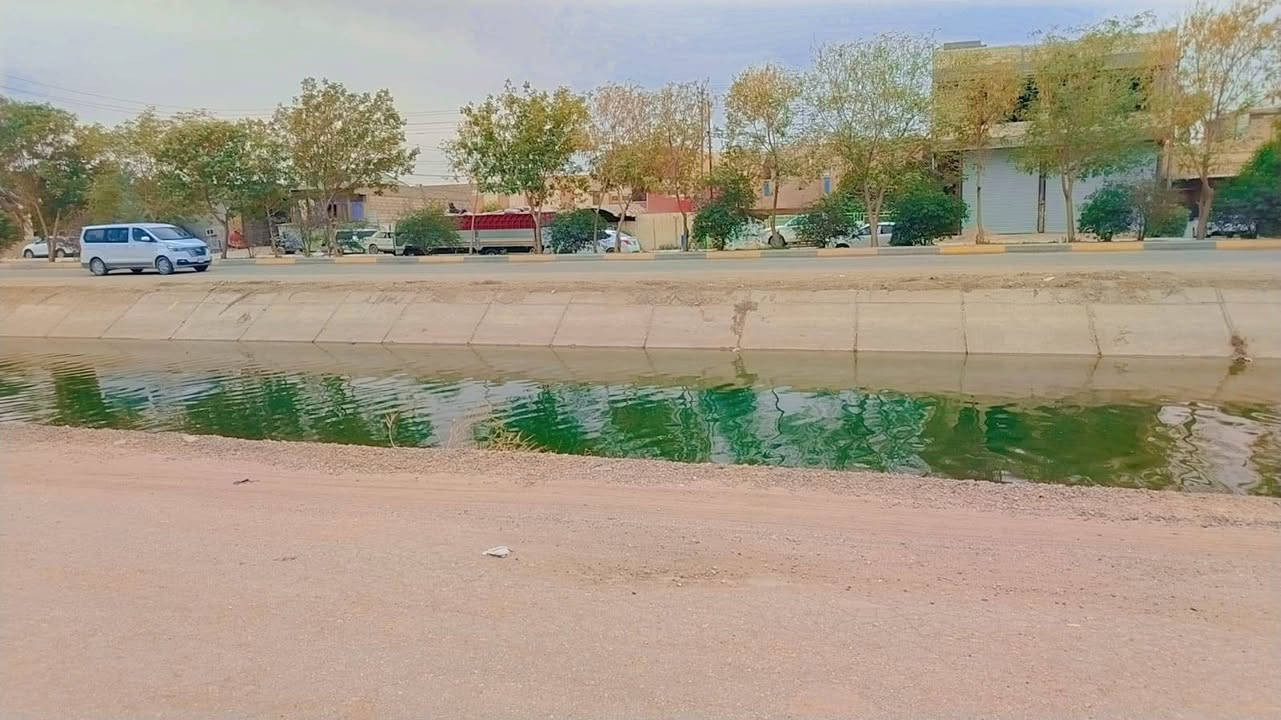 قطعة ارض ٢٠٠م  للبيع 
السعر ((  ٤٢ مليون ))  في طويريج على الجدول مباشرةً مقابل حي الجمعية وبالقرب من مجمع عشتار موقع مميز 
للتواصل الاتصال على الرقم التالي 
‏‪0770 423 9664‬‏
أو مراسلة الصفحة على الماسنجر
