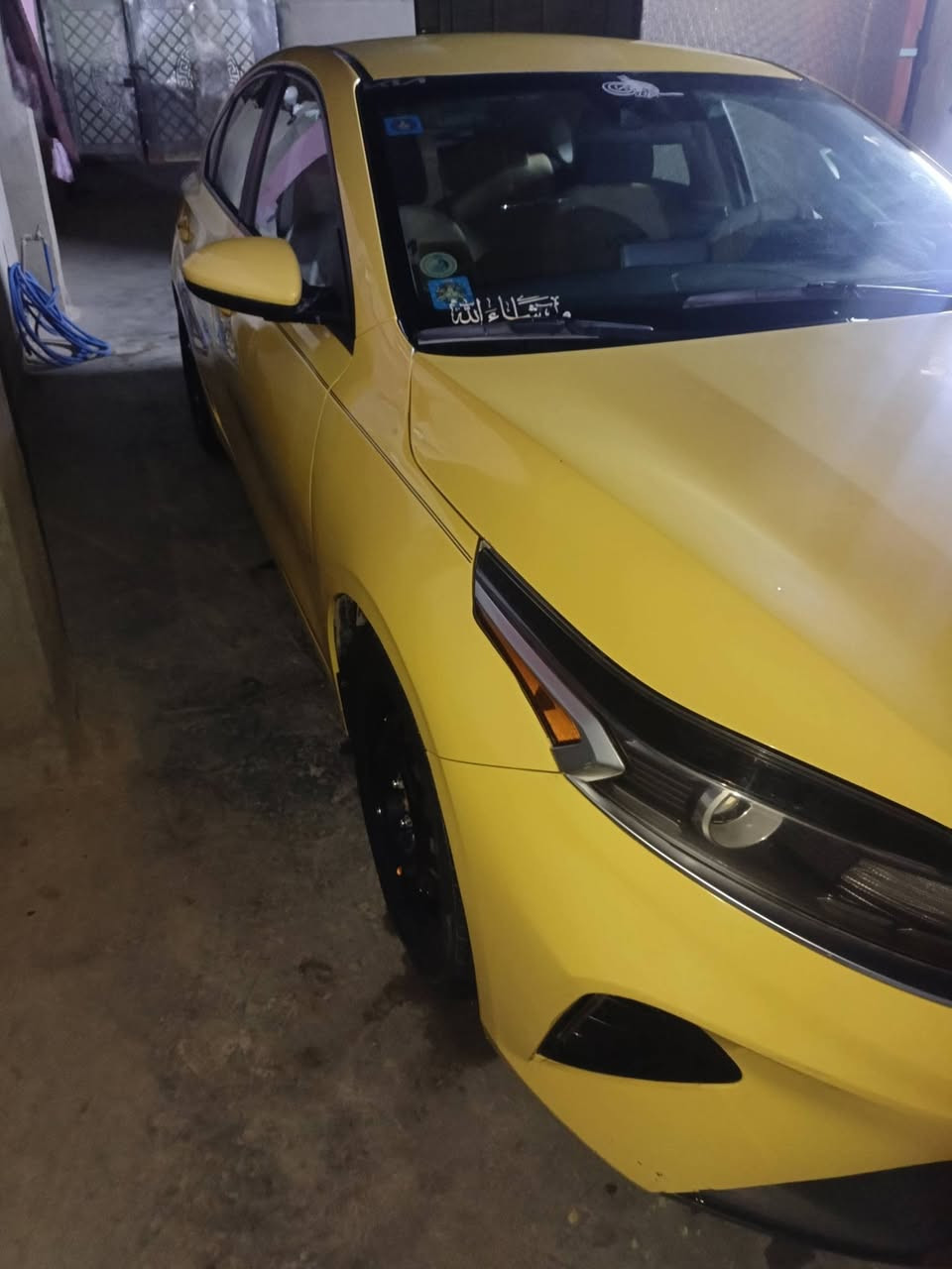 كيا فورتي للبيع 2023 حادثها جاملغ الايسر والخلفي الايمن سياره خير من الله مكفوله كير ومكينه واكسل السيارة نص فول السياره كلشي شغال بيها منظومه غاز و منظومه زنون السياره ب اسمي تحويل ثاني يوم مصفر هيئة وغرامات ***********
