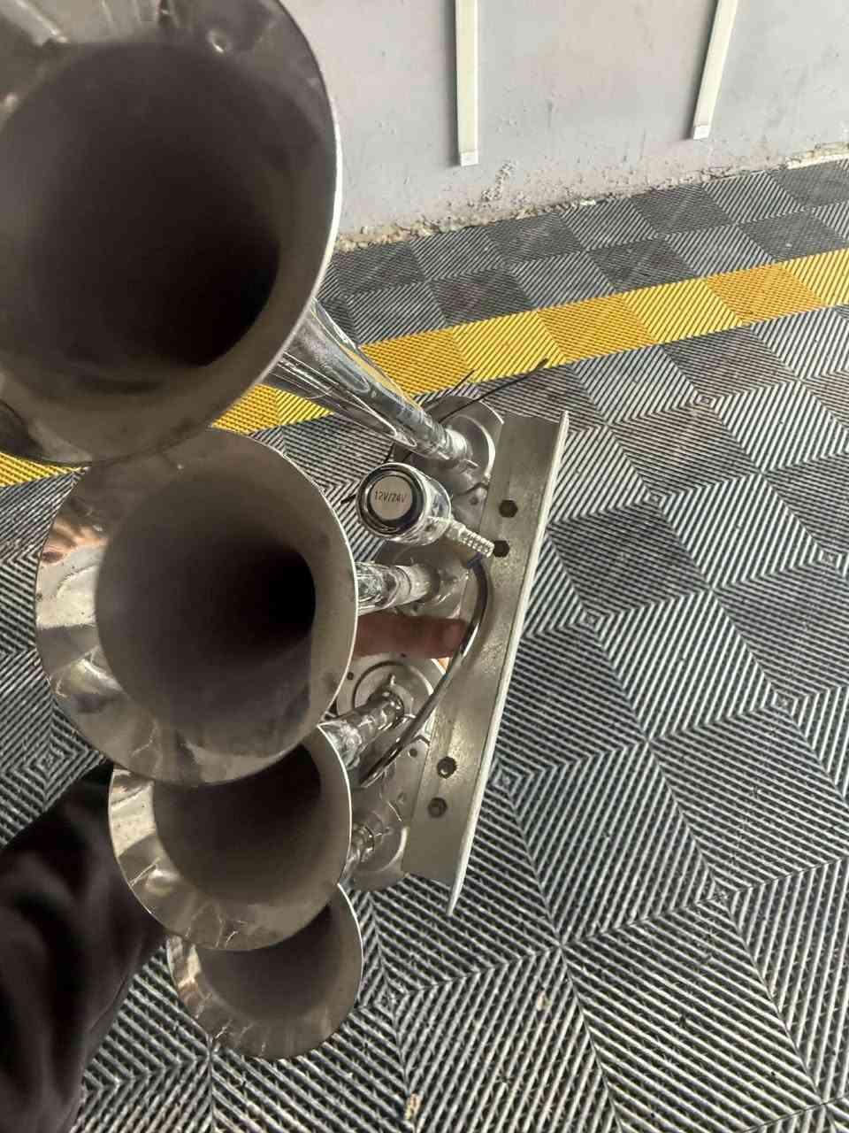 هورن تاروسه 4بواقه قيم واخذه ماردك 
عنواني الديوانية مركز 
***********
