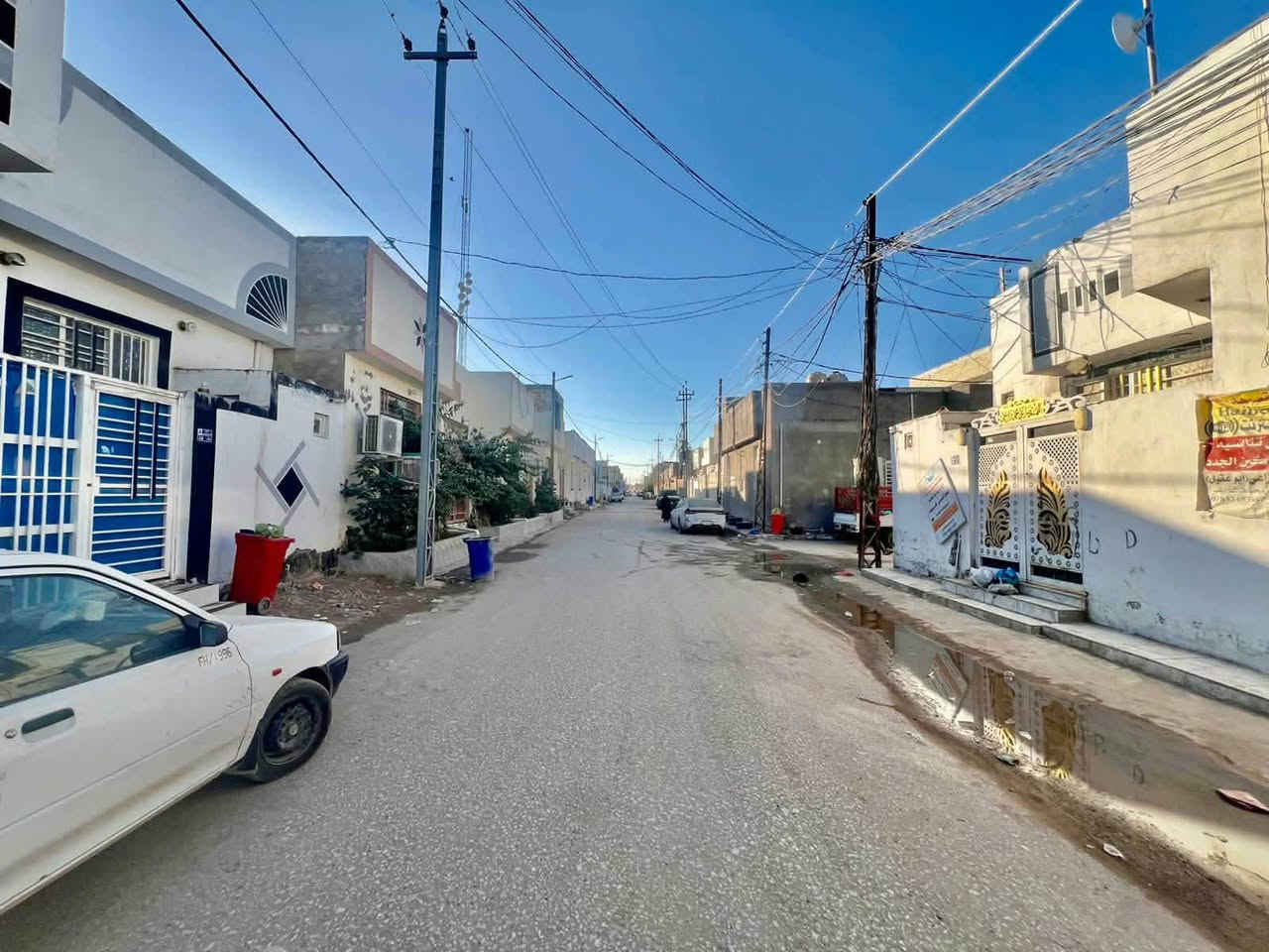 بيت180متر مربع طابقين فول فول  ***********حسين

#__مساحه_لبيت_180متر_مربع طابقين  كامل معايزه شيء بناء حديث درجه اوله
عنوان البيت) مقابل قرية الغدير عمود 276بشارع تضامن قرب مول شامل

#بيت_طابو_زراعي_سند25

بناء حديث
غير مسكون
بناء ممتاز جدا 

 تفاصيل لبيت غرفه عدد 4ستقبال صاله عدد 2صحيات عدد 3مطبخ منور سطح كراج مع حديقه داخل لكراج

***********وتساب النجف, العراق
