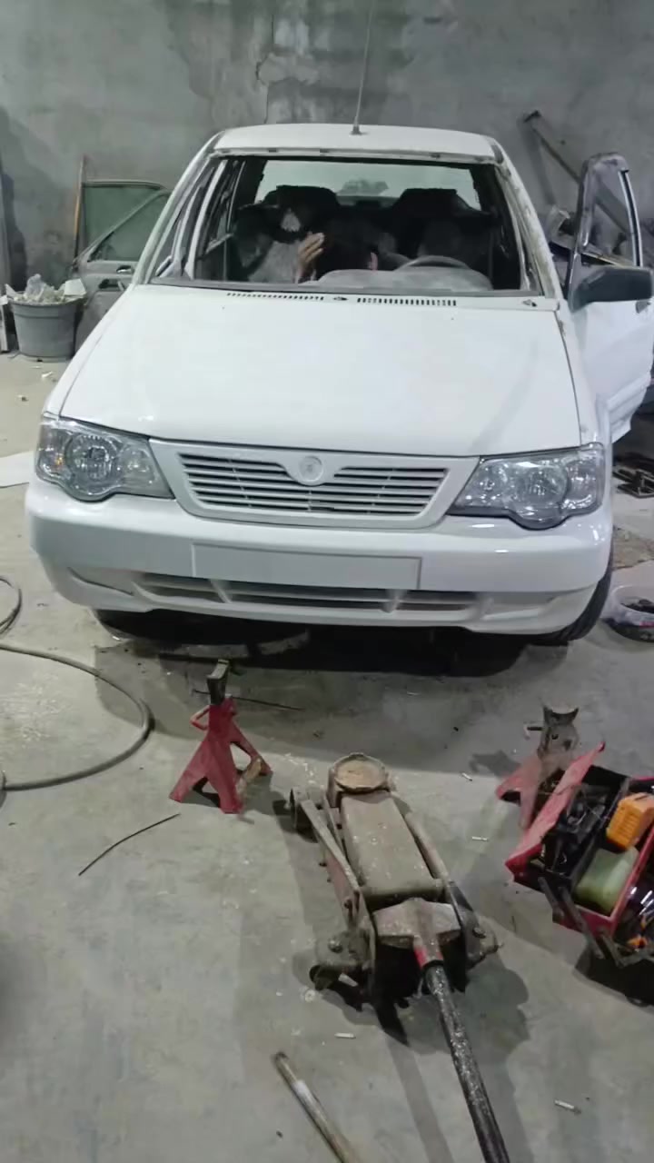 ورشة البراق العنوان كربلاء المقدسة طريق الجرية سمكره وصبغ كافة انواع السيارات الاسعار مناسبة يرجا الاتصال على ***********
