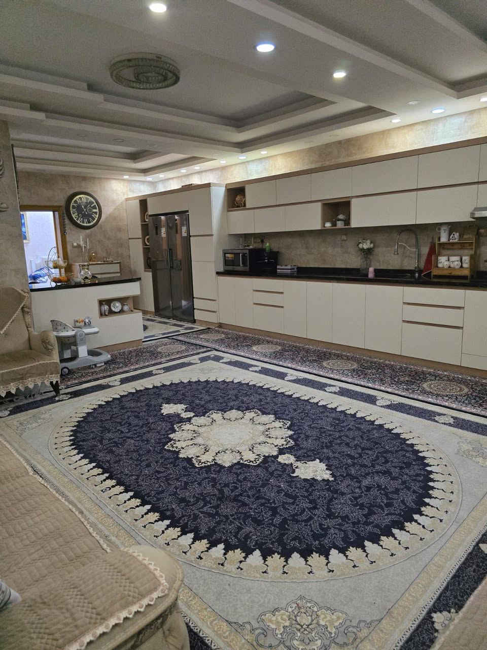 🏡|للبيع|🏡
_______________
يوجد دار حي السواق شارع 12 مساحه 150 بناء حديث💯,
طابقين غرف نوم 4 صحيات 4 استقبال مطبخ مفتوح على صاله ، مكتب أبو زيد الكنبي شارع الجنسية ***********
