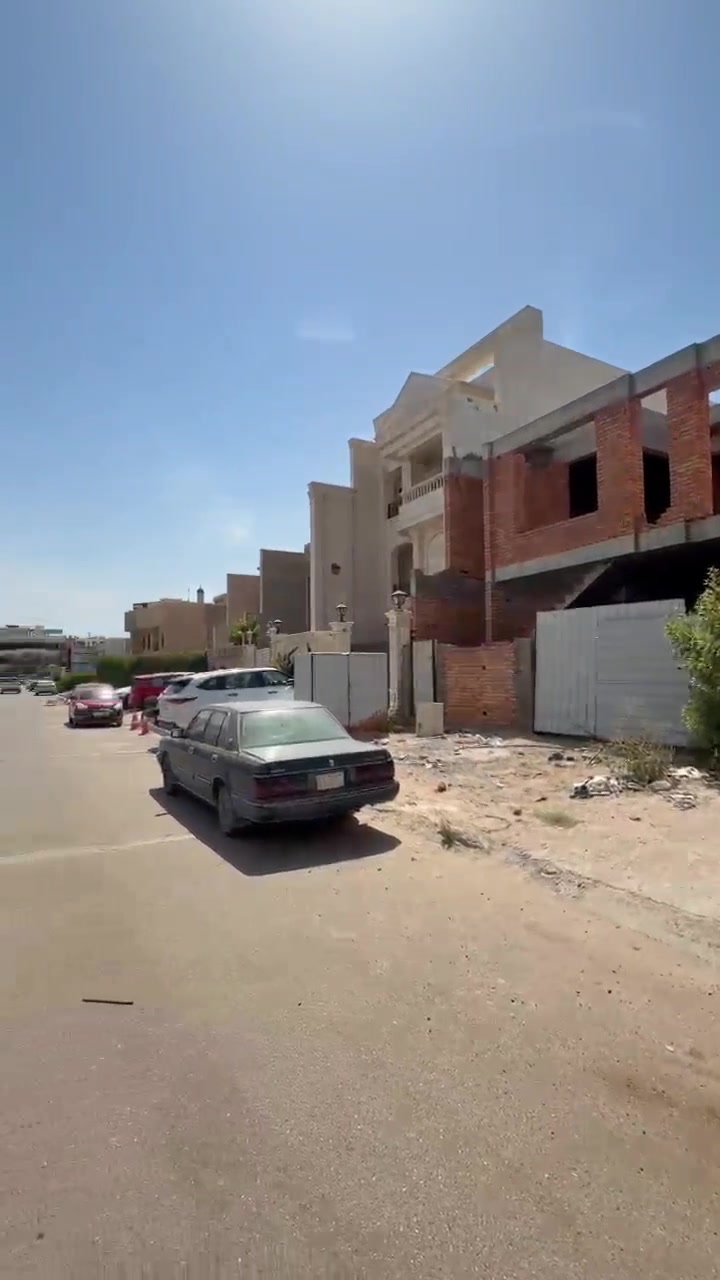 قطعة ارض للبيع في منطقة اليرموك 4 شوارع الفرع المقابل لمطعم مادو
***********
***********
شركة ركن العاصمة للتسويق العقاري