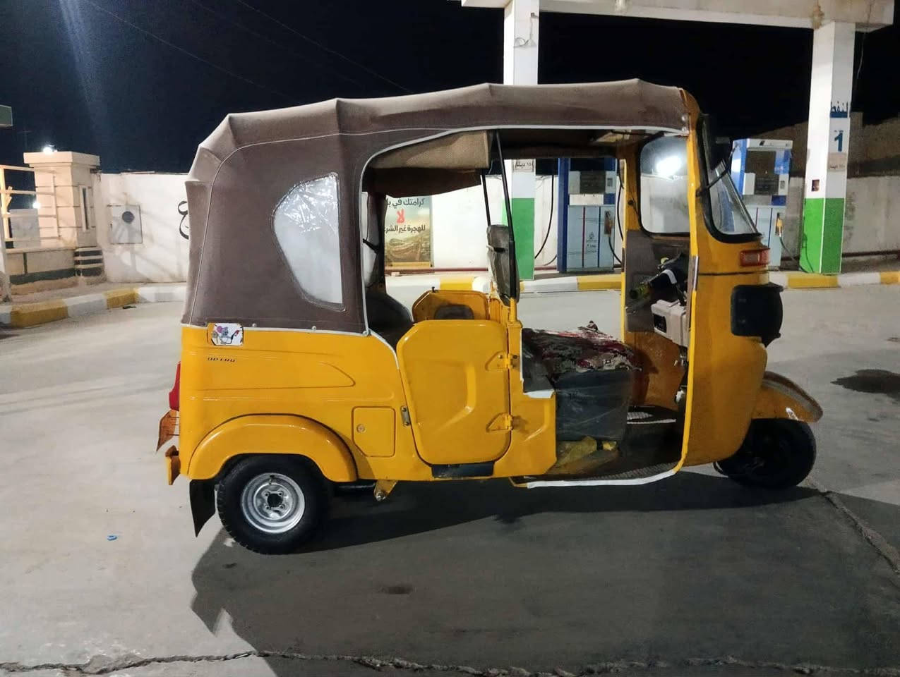 سلام عليكم تكتك للبيع بيه ظربات التكتك بس معمره تعمير حلو 21 شهر 12 مداور مباشر مكينه تجفيت شركه  تكتك خير من الله الشراي يتصل ***********
