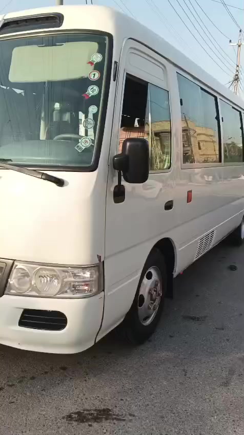 السلام عليكم كوستر مديل 2012السياره جاهزه اي نفص مابيه شماليه رقم جديد انكليزي السنويه الحد 2029بيه رشات ضبغ السياره تبريد تدفه حلو 
ملاحظه السياره      كاز 
التصال على الرقم ***********مكلف بلنشر
