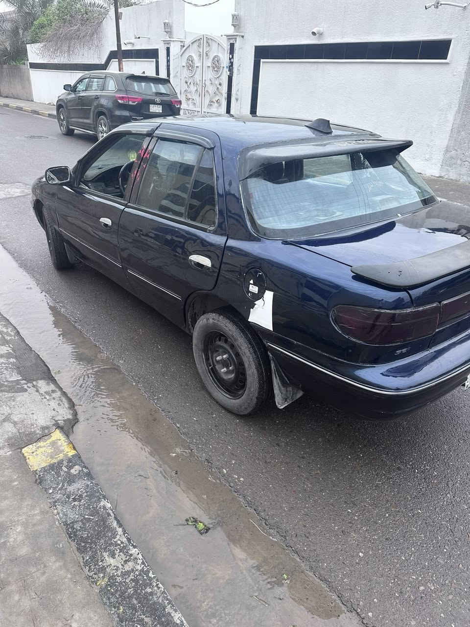 سياره للبيع ٣٠ بيه مجال ***********
