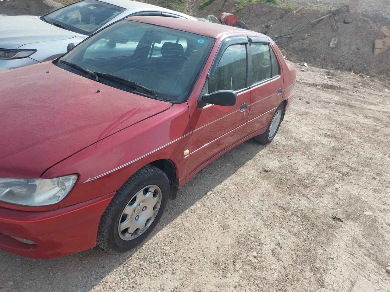 سلام عليكم من رخصت الادمن بيجو 306موديل 2003 ابسمي هزه بعدهي ماخلصانه سياره حلوه وجاهزه بيهه دبلات واكفه خلفيه ول فان مال تبريد عاطل سياره مصبوغه عام واجارده بدون اي ضربه تخم تاير جديد صدر امامي جديد ستاره خلفيه بلادي وتجي وشوف بعينك سعر 35 وبيهه مجال بصيط حك جيه وهاذه رقمي ***********

