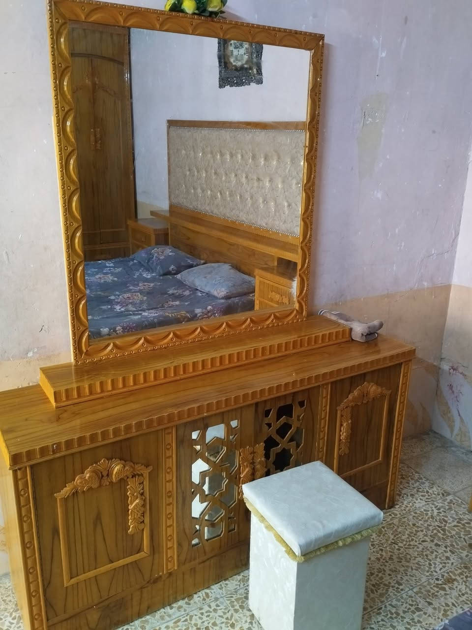 السلام عليكم غرفه نوم عراقي للبيع اخو الجديد الشراي يجي خاص او الاتصال على الرقم (***********)المو شراي لايتعبني ولا اتعبه
