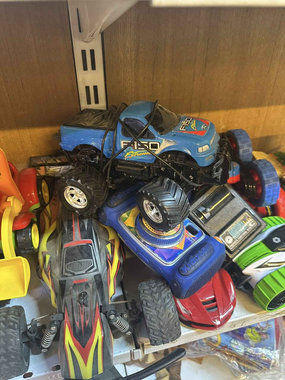 ١٣ سياراة و ١٣ ريمونت يردلههن ترتيبات شلعه ب ٦٠ الف


**إذا كنت صاحب هذا الإعلان وتريد حذفه لأي سبب، رجاءا أرسل رسالة إلى الدعم الفني**