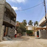 المساحة ١٠٠ متر الواجه٧  نزال١٤  بناء طابوك   الاساس رفت   اربع غرف نو...