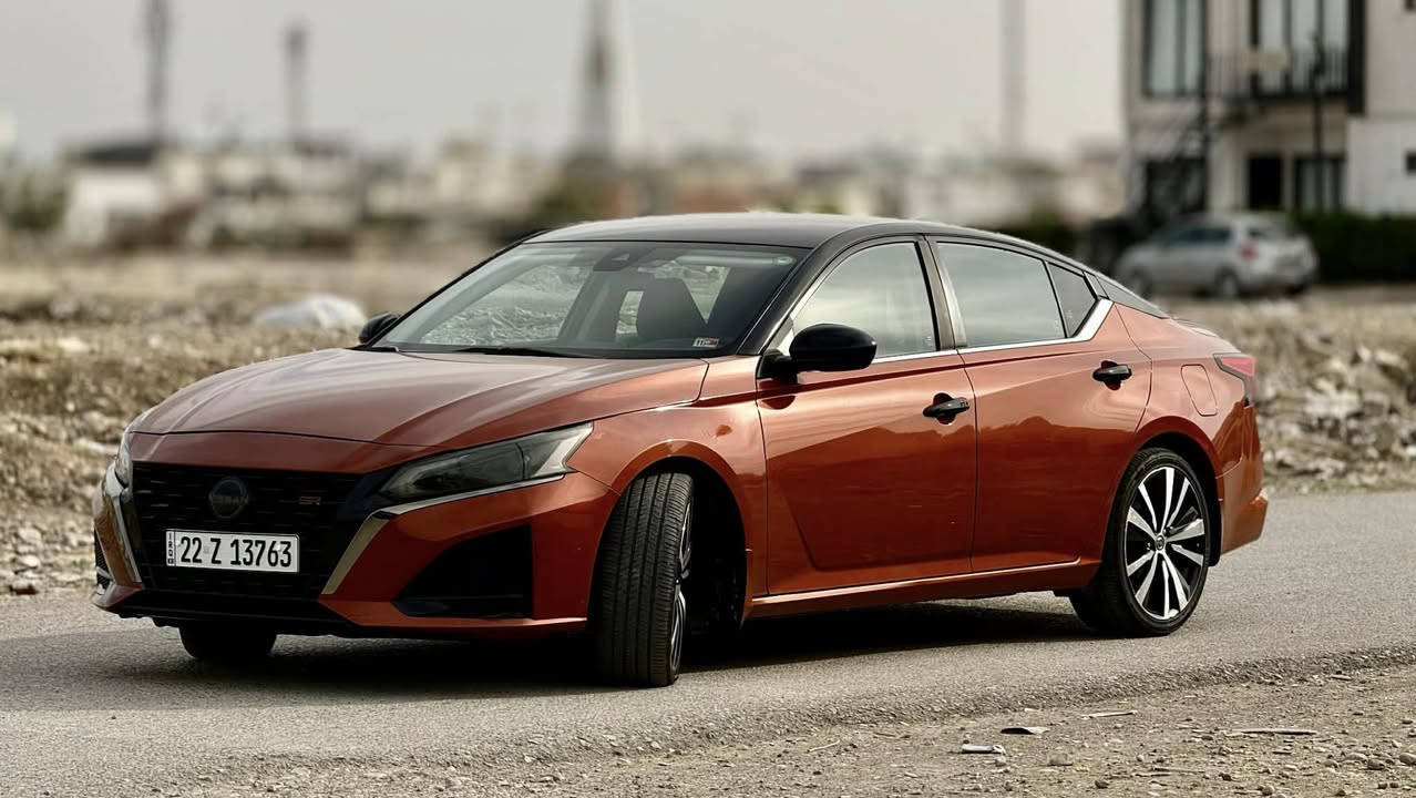 السلام عليكم نيسان التيما ٢٠٢٢بدون حادث بيها جاملغ امامي طرف السايق سرقة وعلى اثر السرقة  ربع البنيد مصبوغ وبيها بارد مكانين بدون قطرة دواخل بدون ايرباك دواخلها كلها على وضع الشركة  
بصمة وتشغيل عن بعد 
شفتات كير بالستيرن 
دبل جام امامي 
رادارات ونظام مراقبة المسار
تحكمات ستيرن فول 
وباقي المواصفات معروفة 
السعر ١٦٠ وبيها مجال
***********
