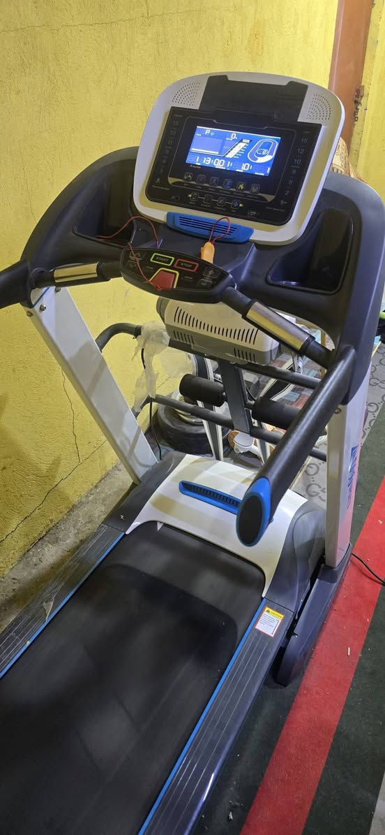 جهاز جري اخو الجديد بعده بنايلون للبيع عنواني بصره خور الزبير مشري ٧٥٠ والله اريده ٤٥٠ الف 
*********** واتساب
